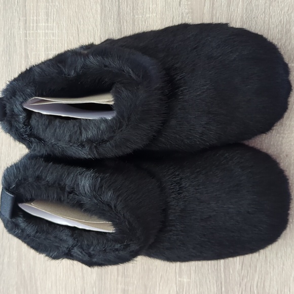 Victoria’s Secret Faux Fur Bootie- M - Picture 7 of 11